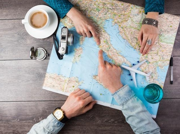 INDAGINI, DATI E INFORMAZIONI SUL SETTORE DEL TURISMO IN ITALIA