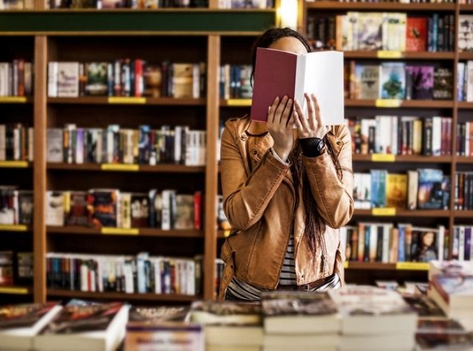 LIBRERIE: MIGLIORA IL CLIMA DI FIDUCIA, MA CRESCONO LE SPESE